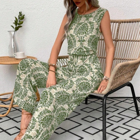 Stylish printed set with waist-cinching detail and straight-leg pants. Effortlessly chic for a comfortable and flattering look